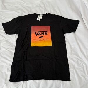 vans logo tshirt  size large   details:  -size large  -NWT -short sleeve top -gr